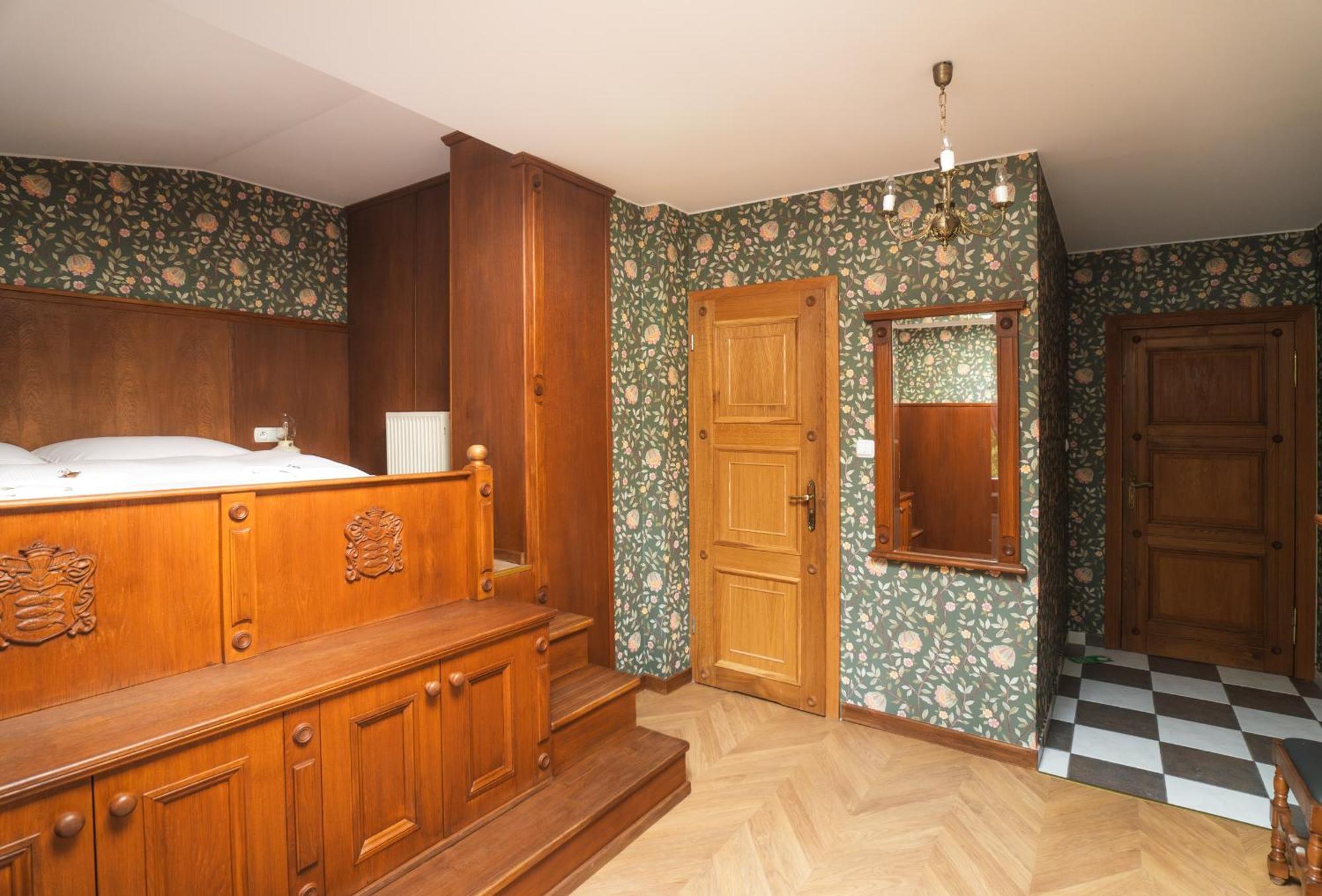 Palac Srodka Chrzypsko Wielkie エクステリア 写真